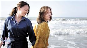 張榕容與國際影星伊莎貝‧雨蓓主演的電影《花明渡》。（圖／凱渥提供）