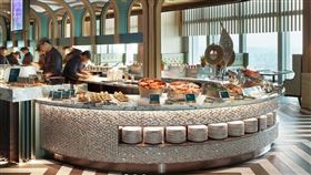 知名自助餐餐廳「饗饗」傳出疑似食物中毒，有民眾吃完後出現嘔吐等症狀。（圖／翻攝自饗饗官網）