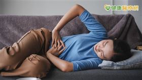 腸躁症是腸激躁症候群的簡稱，主要症狀包括腹痛伴隨排便型態及次數的改變，像是會出現腹瀉、便秘或便祕與腹瀉交替，排便次數增加或減少，排便不乾淨或腹脹等。