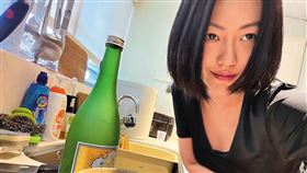 一向無酒不歡的小S，最近疑似健檢亮紅字，不得不戒酒。（翻攝自小S IG）

