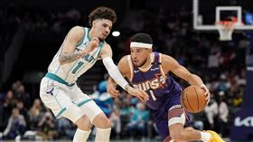▲布克（Devin Booker）攻下全場最高39分，但太陽成為黃蜂中止10連敗的祭品。（圖／美聯社／達志影像）