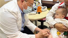 醫師呼籲家長應盡速帶小孩接種疫苗，才是預防腸病毒最有效方式。（圖／施勝桓醫師提供）