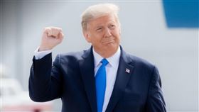 美國總統當選人川普不到兩週即將宣誓就職，重返白宮。（圖／翻攝自川普臉書）