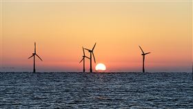 美國離岸風電進展與挑戰並存：多州項目面臨分歧與延誤（圖／永續新聞網）