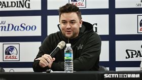 ▲東亞超級籃球聯賽，新北國王總教練萊恩出席賽後記者會。（圖／記者劉彥池攝影）