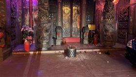 大鬧媽祖地盤！拱天宮遭砸1時髦女落網（圖／翻攝白沙屯媽祖ㄟ香燈腳）