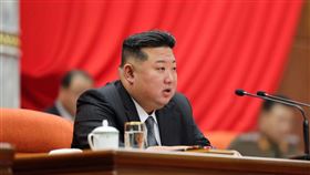 北韓領導人金正恩上週召開勞動黨重要年終政策會議，並宣布針對美國的「最強」應對戰略。（圖／翻攝自朝中社）