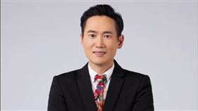 小應轉換跑道成為房仲。（圖／翻攝臉書）