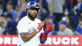 ▲避免薪資仲裁，藍鳥和小葛雷諾（Vladimir Guerrero Jr.）以1年2850萬美金續約。（圖／美聯社／達志影像）