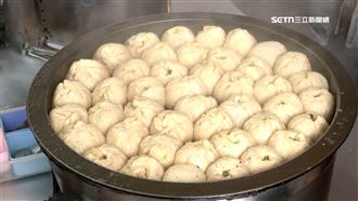 隔壁火在燒照樣排隊！夜市水煎包驚見奇觀