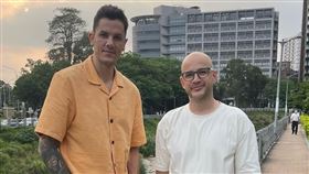 卡拉曼、吳鳳。（圖／翻攝自吳鳳IG）