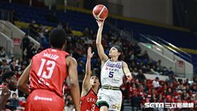 ▲TPBL桃園永豐雲豹後衛高錦瑋拋投得分。（圖／記者劉彥池攝影）