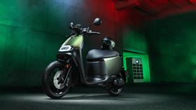 2/2前入手指定熱銷車款即享車價97折，包含運動跑格車款Gogoro SuperSport ACE、實用與運動兼備車款Gogoro VIVA MIX SUPERFAST、家庭首選車款Gogoro VIVA XL SUPERFAST和女性愛車Gogoro Delight命定紅。