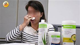 張小姐懷孕入職遭各種針對，回憶起當時8天受到的委屈，情緒潰堤淚崩。（圖／黃鵬杰攝）