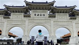 民眾黨111集結小草釘孤枝，黃國昌到場。(圖/翻攝自黃國昌臉書)