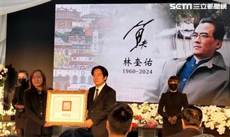 賴清德泛淚「頒褒揚令」3謝魚夫：疼民主