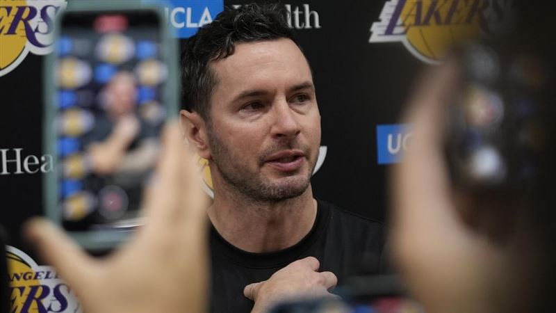 住家被野火燒毀　湖人教頭盼籃球帶來希望