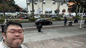 直擊民眾黨「全黨挺貪污」遊行　四叉貓：看起來大約3000人。四叉貓臉書