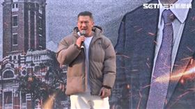 ▲陳佩琪泣秀「柯爸病危請讓阿北回家盡孝」布條（圖／記者鄭孟晃攝影）