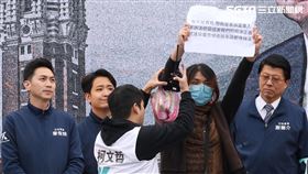 ▲民眾黨於自由廣場舉行【111拒絕綠色威權 還我司法正義】集會活動，國民黨立委也現身力挺（圖／記者鄭孟晃攝影）