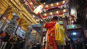 伸港福安宮跳鍾馗開廟門（圖／翻攝自寶島神很大）