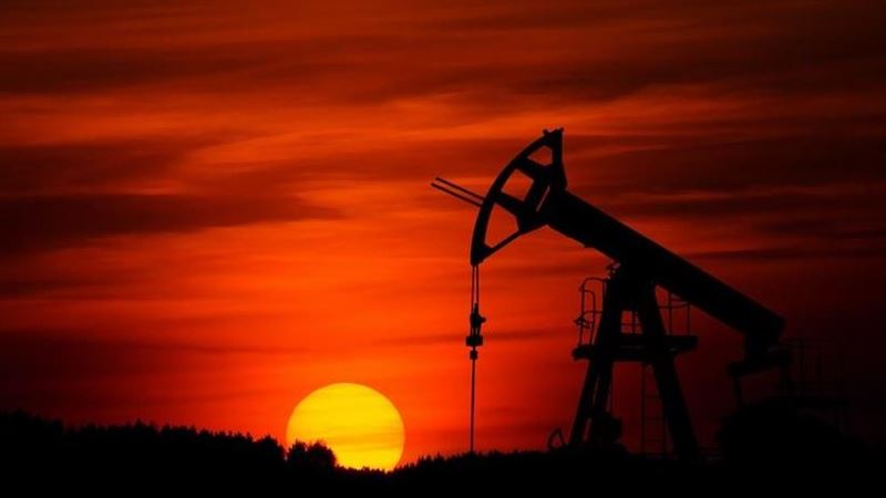 美國總統川普23日上午突宣布暫緩攻擊伊朗能源設施，引發國際油價暴跌。（示意圖／圖取自Unsplash圖庫）