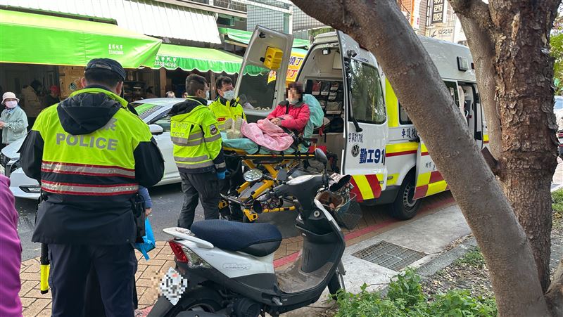 台中罷免傳車禍！婦「疑看熱鬧」慘摔送醫