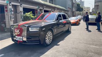 2億車隊迎娶新娘　再生能源老闆帥炸