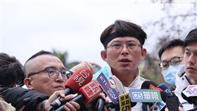 ▲民眾黨於自由廣場舉行【111拒絕綠色威權 還我司法正義】集會活動，黃國昌會前受訪（圖／記者鄭孟晃攝影）