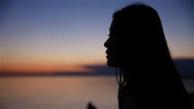 天后歌手簽新經紀人，狂丟代言。（示意圖／翻攝自Pixabay）