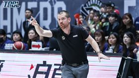 台啤永豐雲豹加拿大籍總教練查爾斯（Charles Dube-Brais）。（圖／TPBL聯盟提供）