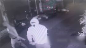 超速扣牌,租車,尋仇,鐵門