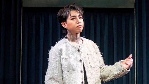 宣布不再唱〈夠愛〉謝和弦「一舉動」反擊