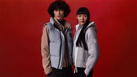 CANADA GOOSE推薦春節出遊單品，從輕量羽絨派克大衣、羽絨背心、刷毛外套到防風外套，打造疊穿時髦風情。（圖／品牌業者提供）