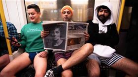 ▲國際「無褲日」每年1月10日左右舉行，倫敦冷吱吱民眾凍A條參加。（圖／翻攝自IG）