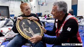 加州大火避難所居民／American Red Cross授權提供