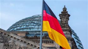 德國人病假創新高拖累經濟，企業主甚至找私家偵探調查。（圖/shutterstock/達志）