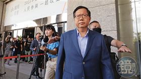 鄭文燦近日2度赴桃院開庭，他羅列20點聲明否認貪汙，強調廖俊松沒有交付裝錢袋子給他，也沒有向他比手勢。