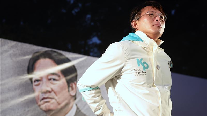 黃國昌英文不好？學者揭關鍵：用來騙小草