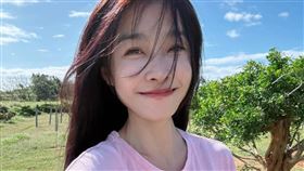 小嫻曾經因為自摔，導致嘴唇下方留傷疤。（圖／翻攝自小嫻臉書）