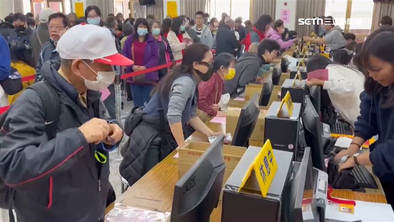 寵物、人、愛車皆可點燈！萬和宮人潮擠爆