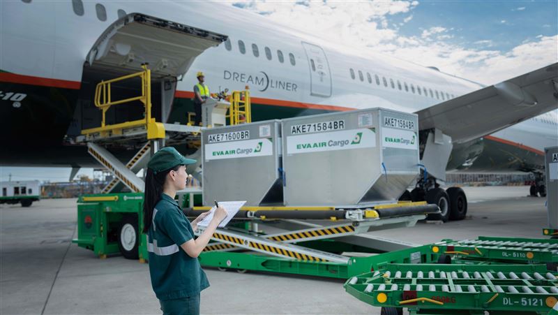 長榮航空獲客、貨運雙領域鋰電池認證