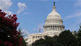美國國會大廈美國眾議院「中國週」12日落幕，這4天連番通過多項涉及中國或台灣的法案，包括支持台灣全面參與世衛的修正案。圖為美國國會大廈。中央社記者鍾佑貞華盛頓攝 113年9月13日
