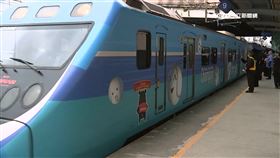 微笑冠軍號啟航！台鐵新彩繪列車「搭12強熱潮」