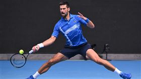 塞爾維亞網球名將喬科維奇（Novak Djokovic）歷經4盤大戰闖進澳網32強。（圖／翻攝自ATP官方X）