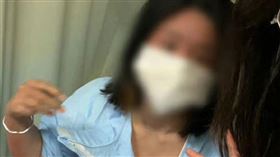 中國女遊客在日本海邊戲水，遭浪捲走漂流36小時奇蹟生還。（圖／翻攝微博）