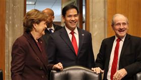 美國國國務卿提名人盧比歐美國準總統川普提名對中鷹派的盧比歐（中）出任國務卿。中央社記者鍾佑貞華盛頓攝 114年1月16日