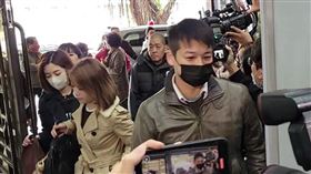 ▲許甫、陳智菡、黃瀞瑩、吳怡萱通通抵達北檢複訊。（圖／記者楊佩琪攝）