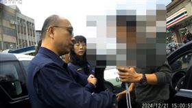 私闖北投溪竊取北投石 北投警不到3小時迅速破獲。（圖／翻攝畫面）