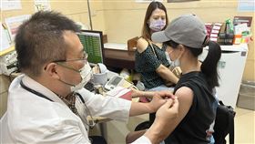 高端今年再捐200劑流感疫苗提供年輕族免費施打，5天內搶打一空。（圖／施勝桓提供）